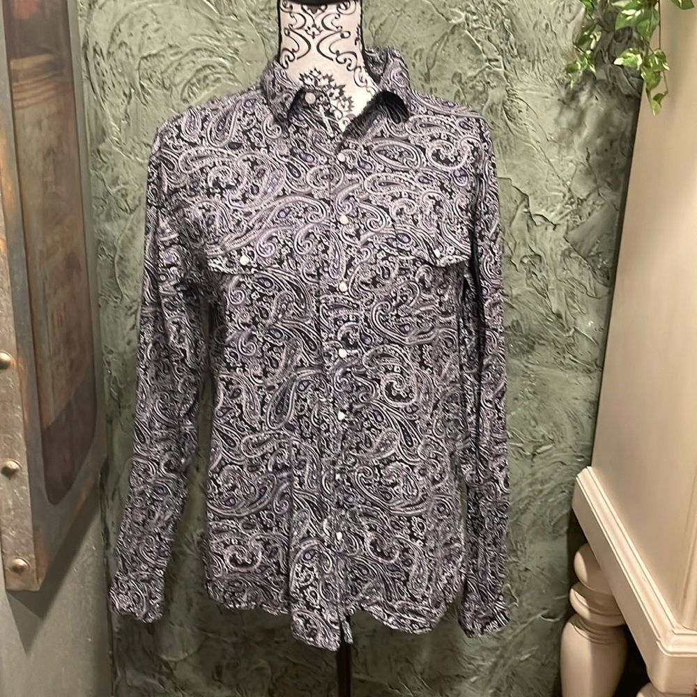 Cinch boys size 16-18 blue paisley pearl snap buttons long sleeve. Like new